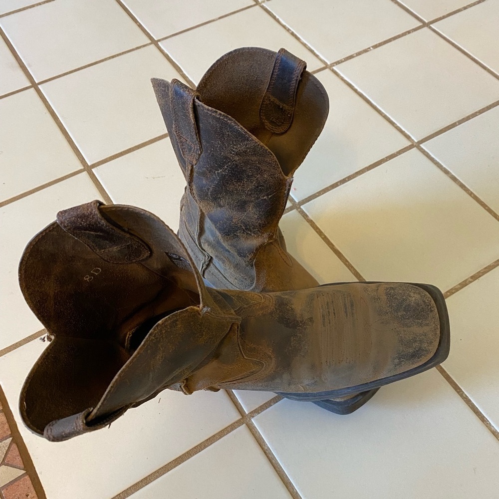 Ariat boots size 8D